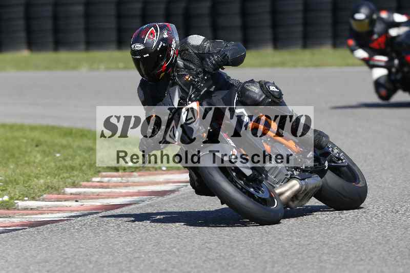/43 08.08.2025 Discover the Bike ADR/Race 3 rot/72